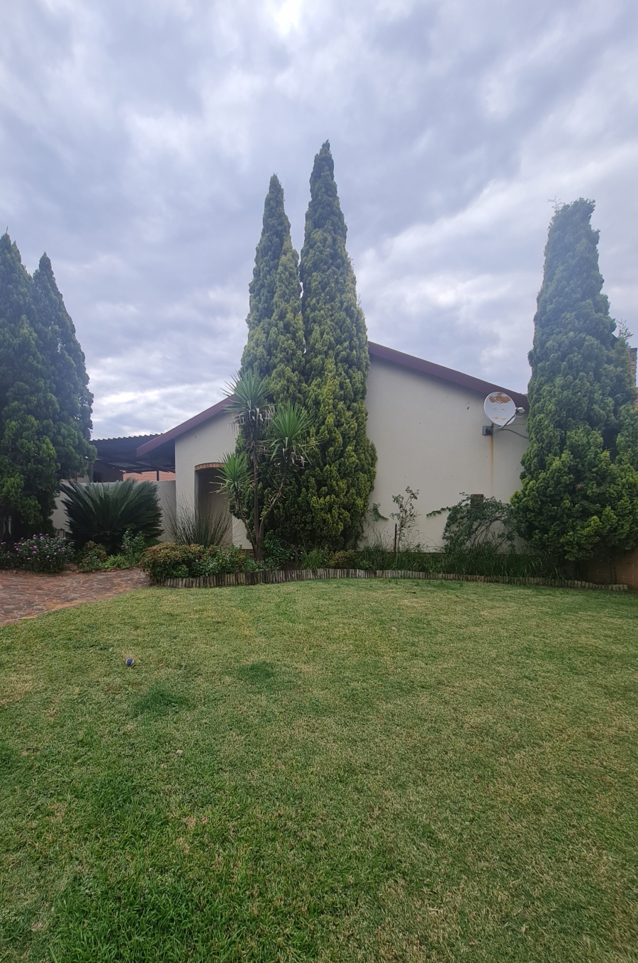 4 Bedroom Property for Sale in Vaalpark Free State